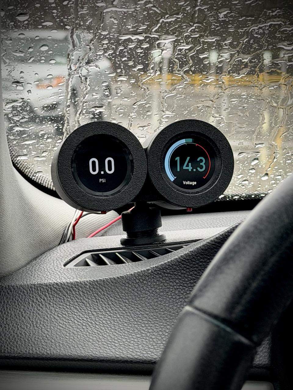 Vensora GP1 gauge illuminated display